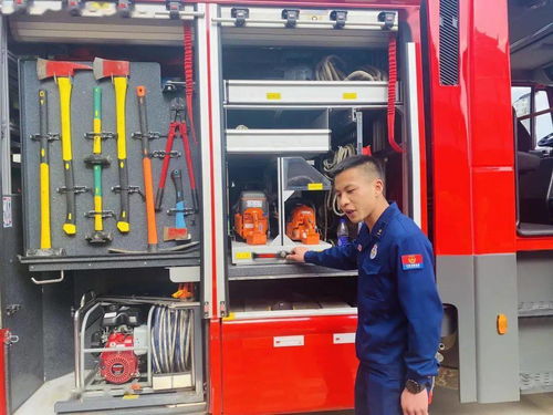 消防光學(xué)器材進(jìn)校園，安全知識伴成長